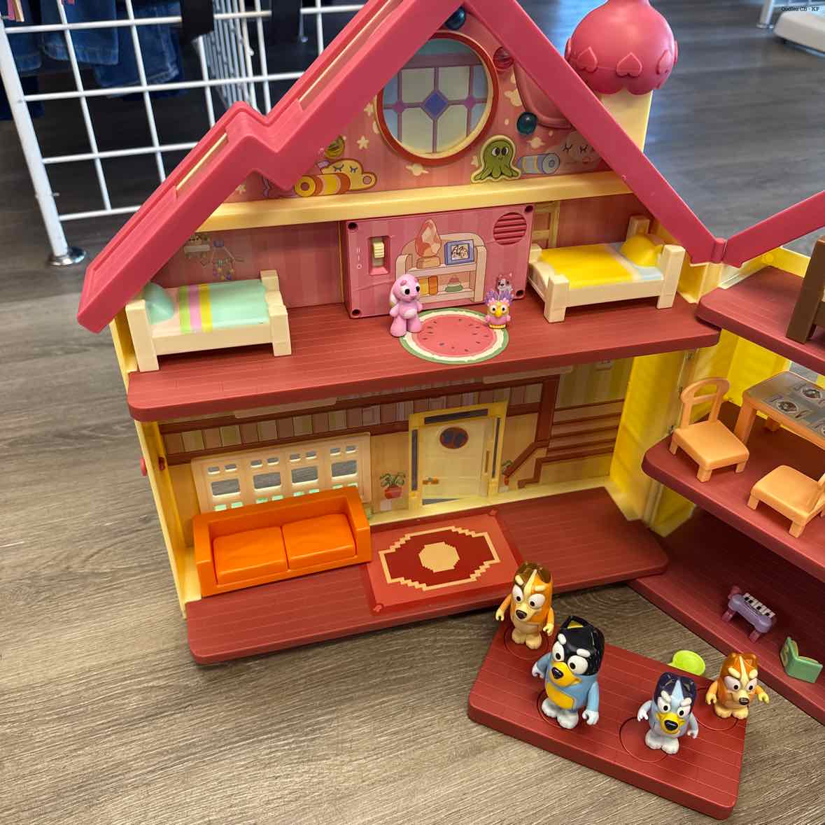 Disney Tan/Red Misc Playset
