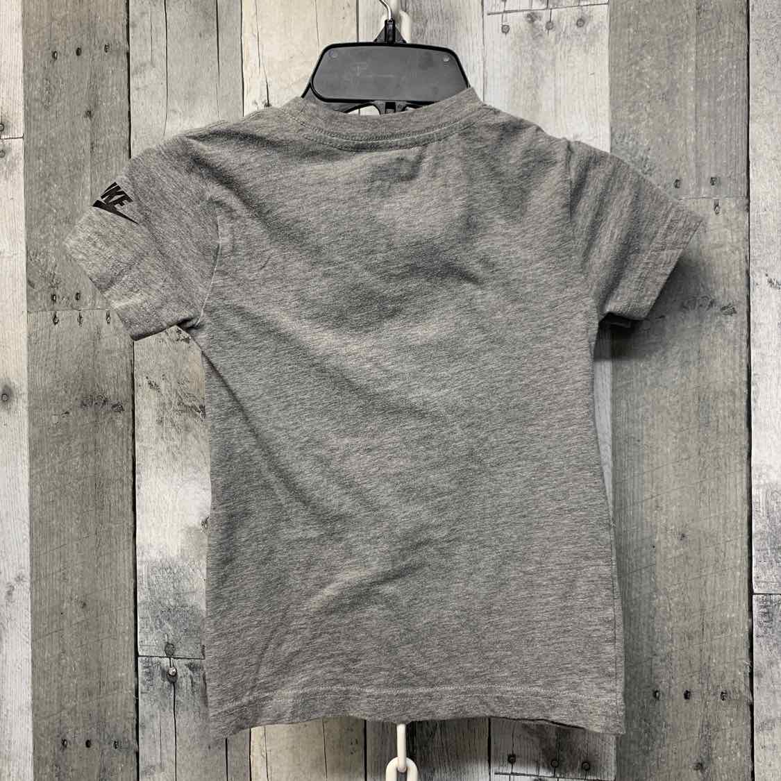 Size 4 Gray Graphic Sport Brand T Shirt