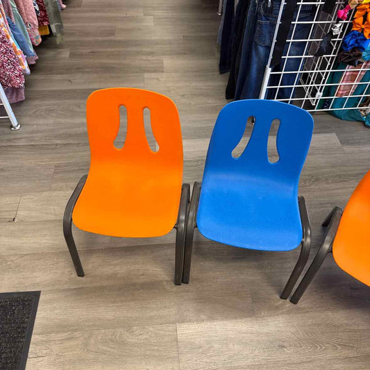 Generic Blue/Orange Chair