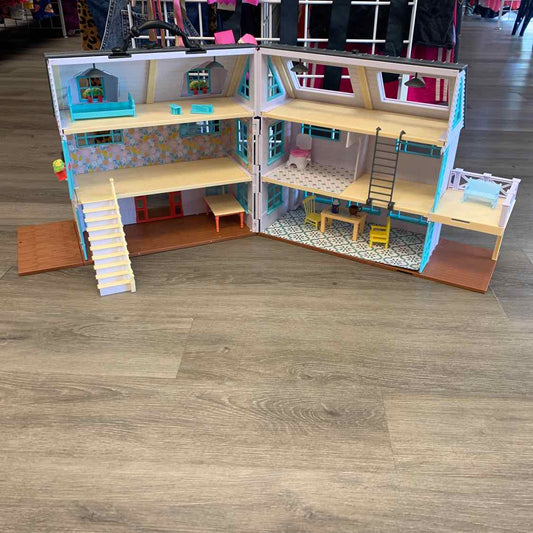 Generic White/Gray Dollhouse