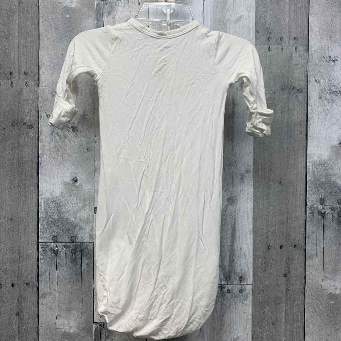 Size 0-3 Months White Kyte Layette