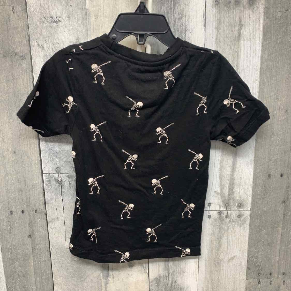 Size 3-4 Black/White B Brand T Shirt