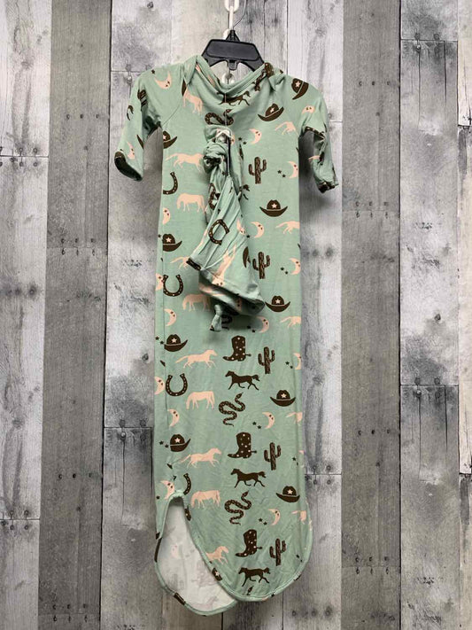 Size 0-3 Months Green Print Bamboo Layette