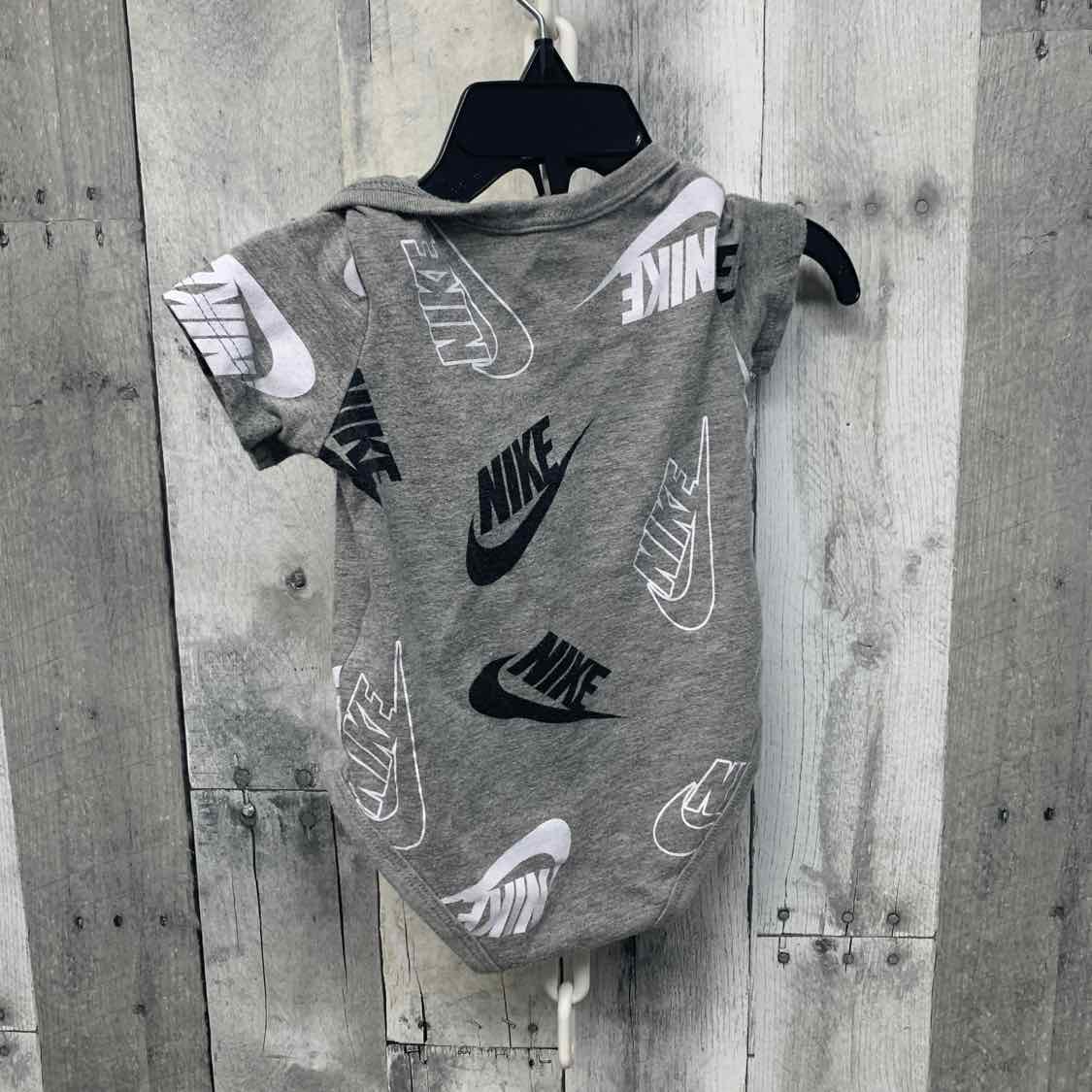 Size 6 Months Gray/White Sport Brand Bodysuit