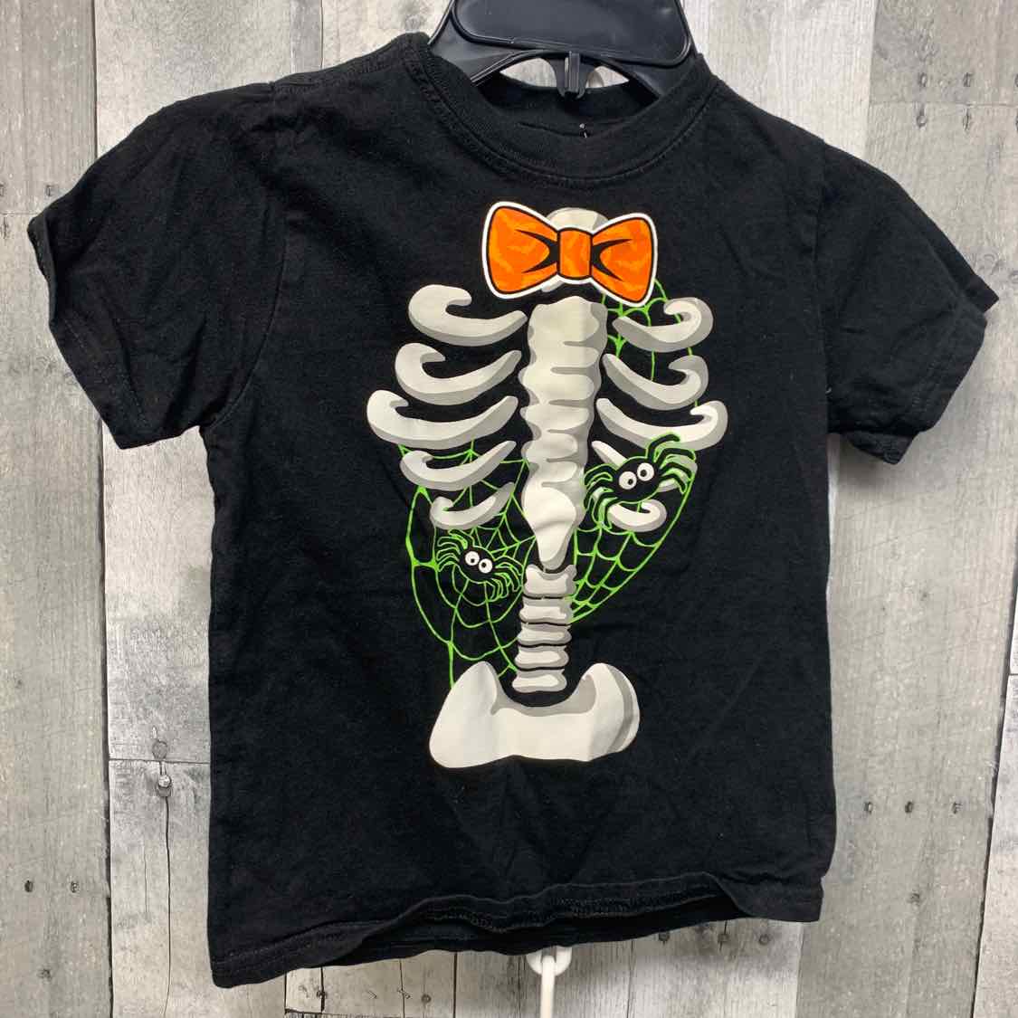 Size 5T Black Graphic Holiday Brands T Shirt