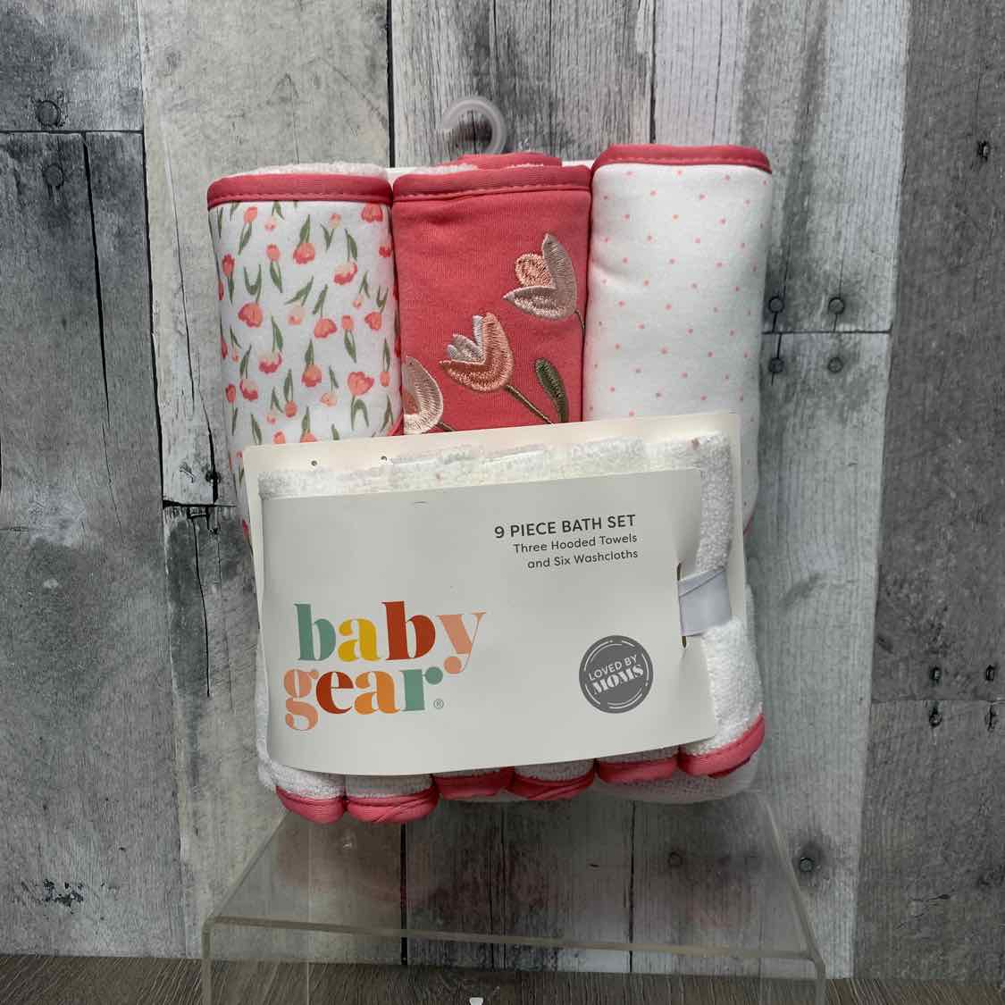 Generic White/Pink Towels