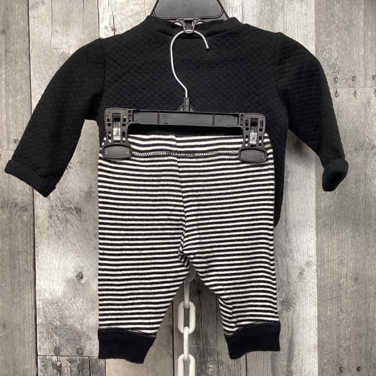 Size 3 Months Black/White Just One You Shirt/Pants