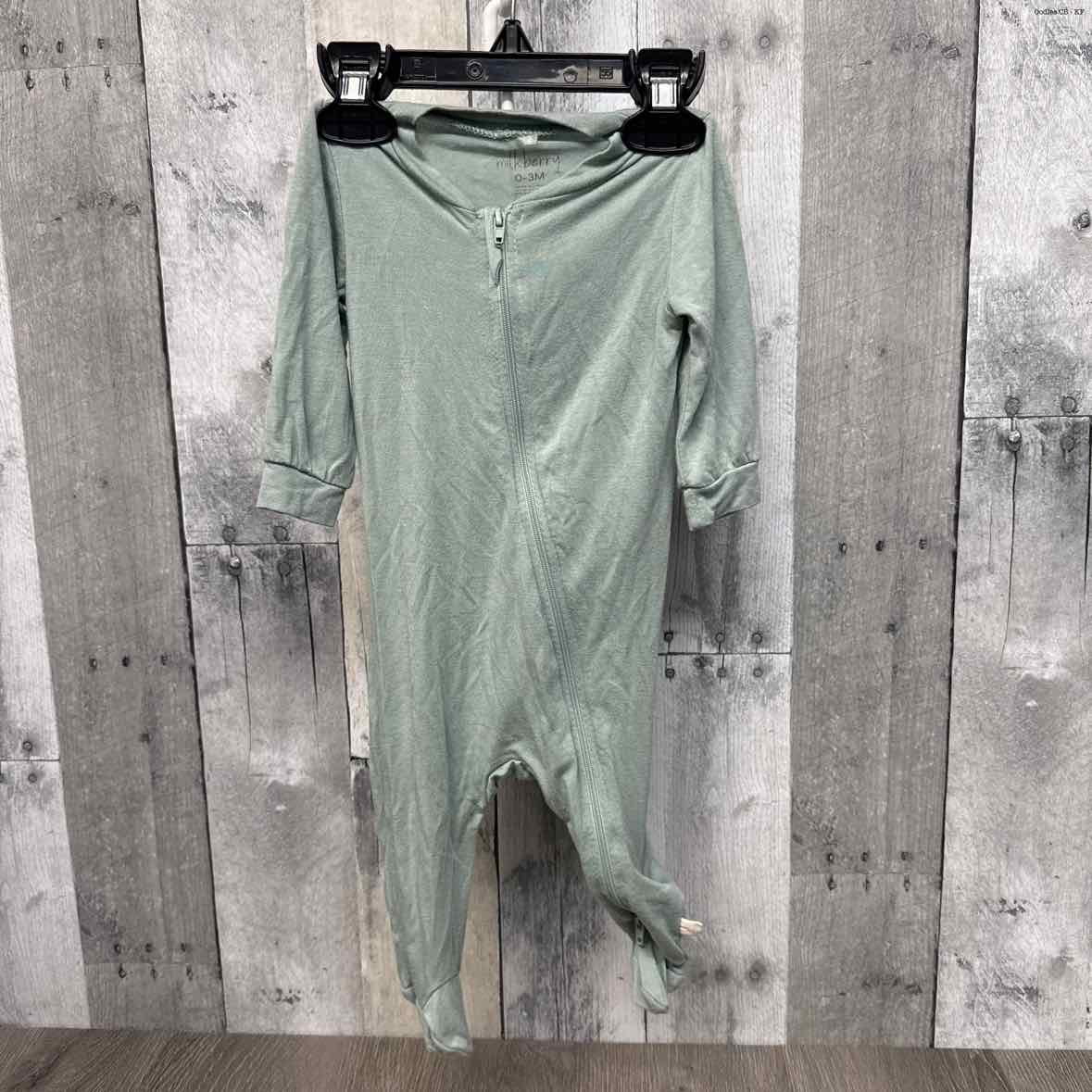 Size 0-3 Months Green Name Brand Footy PJs