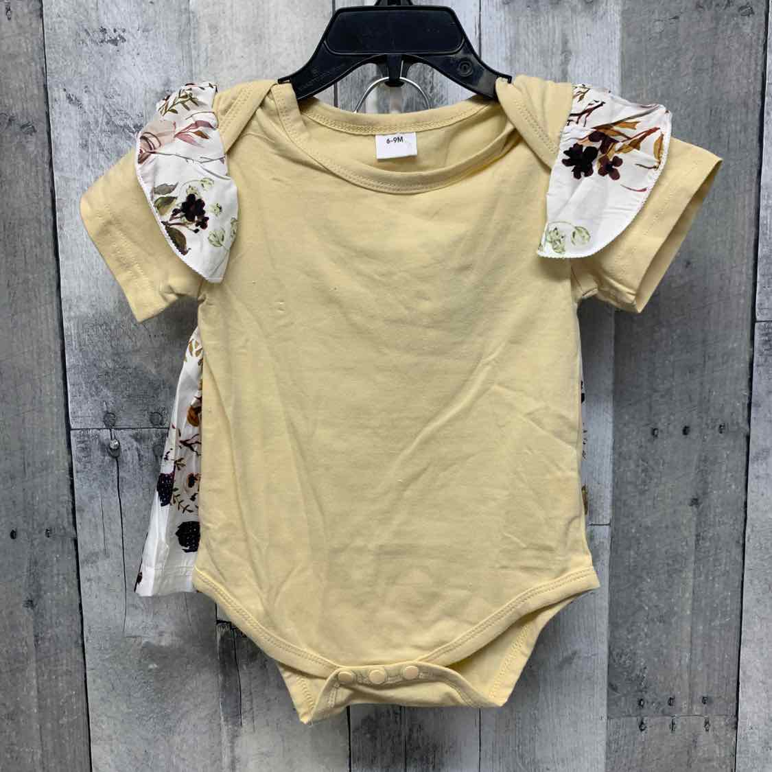 Size 6-9 Months Yellow/White Mid Brand Shirt/Skirt - OodlesCB