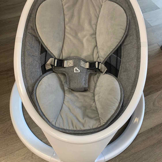 Munchkin Gray Swing w/ Pwr Plug
