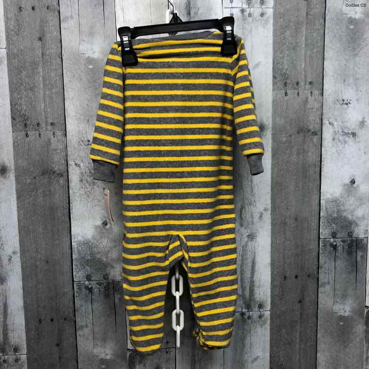 Size 6 Months Gray/Yellow Just One You Footy PJs