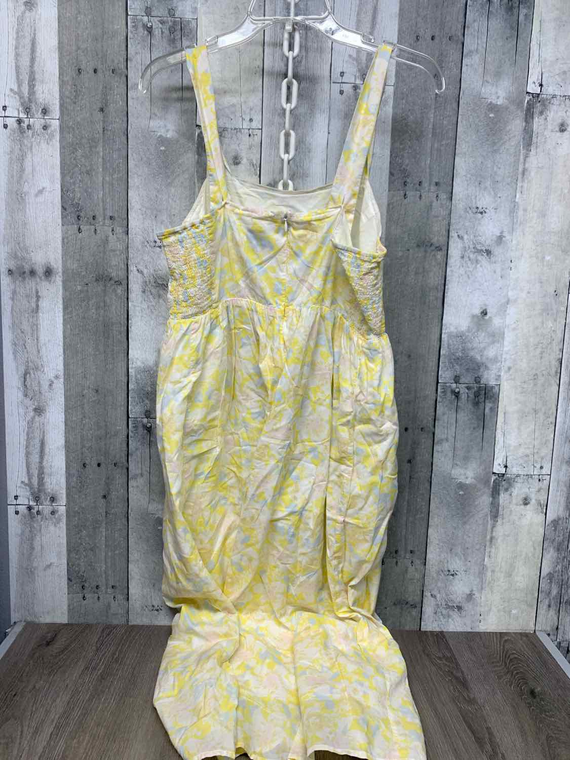 Size M White/Yellow B Brand Dress - Sleeveless