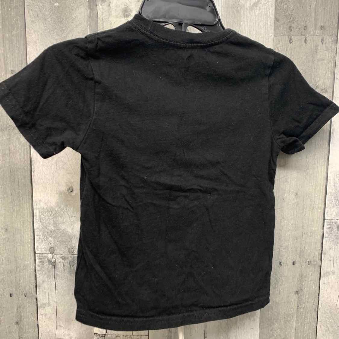 Size 5T Black Graphic Holiday Brands T Shirt