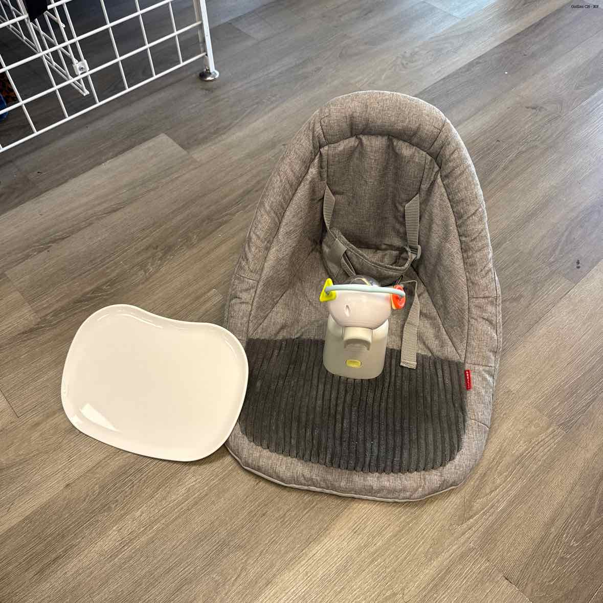 Skip Hop Gray Infant Seat