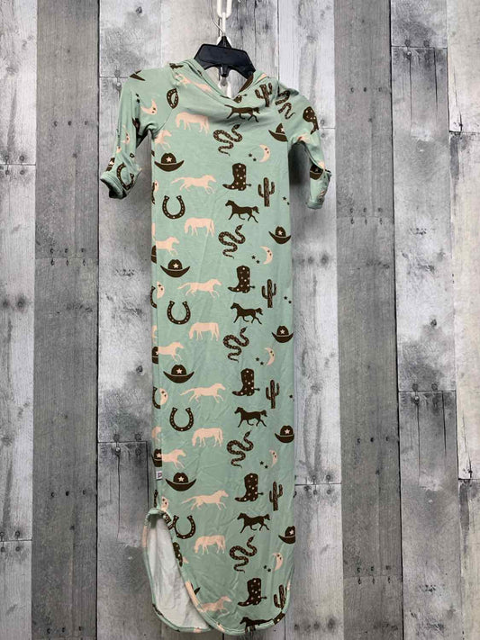 Size 0-3 Months Green Print Bamboo Layette