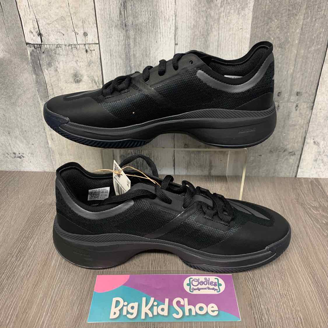 Size 7.5 Black/Gray Sport Brand Sneakers