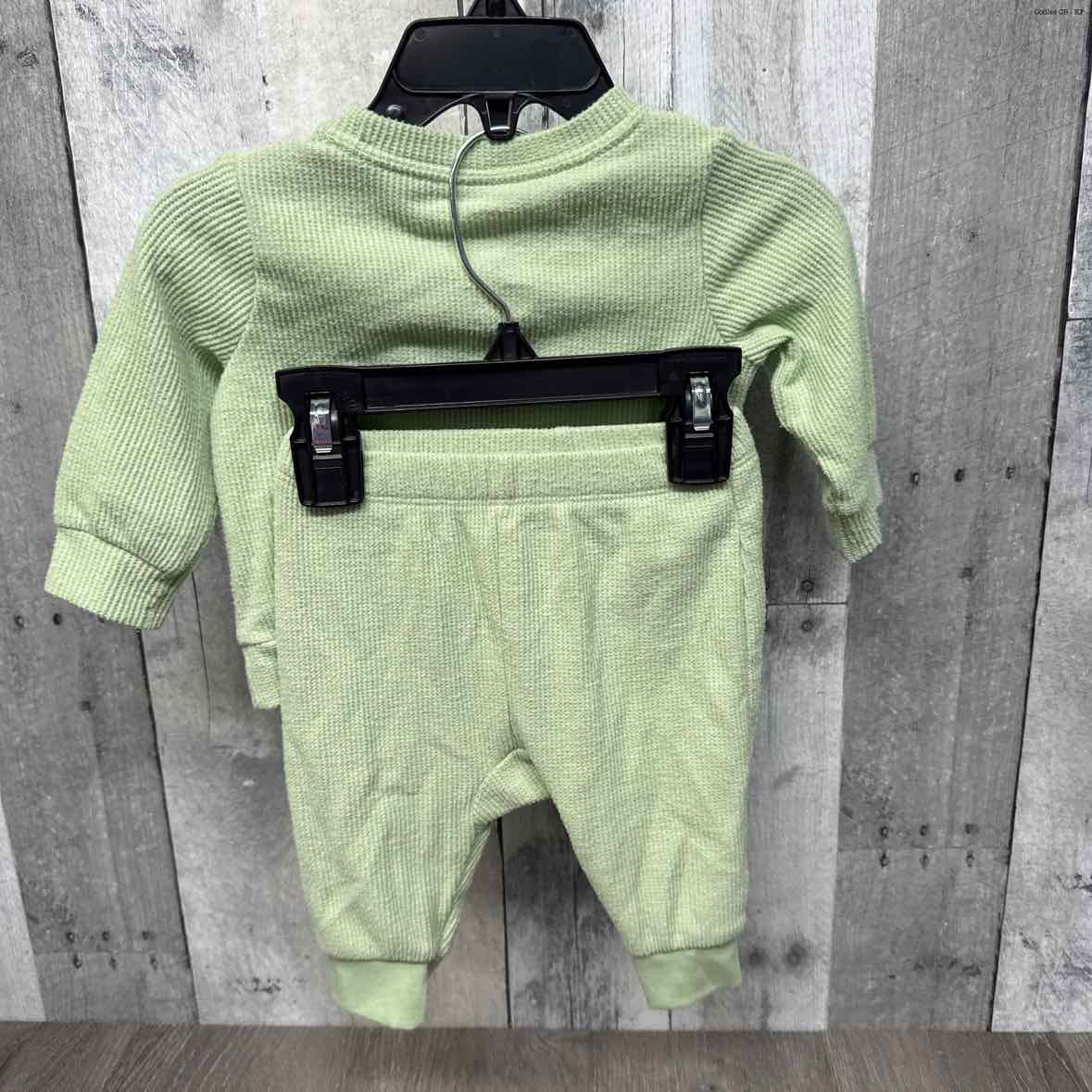 Size 0-3 Months Green Cat & Jack Shirt/Pants