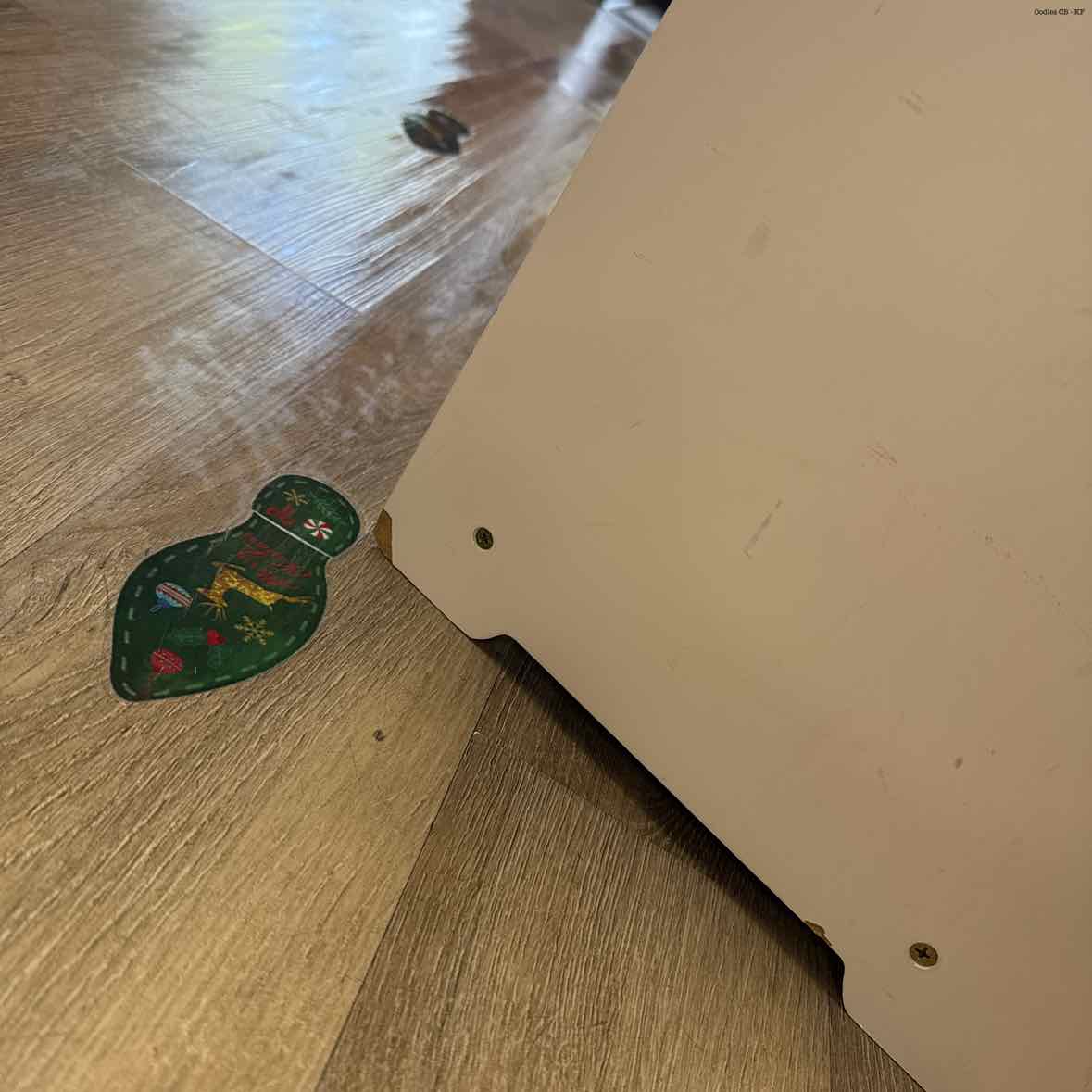 Generic White/Pink Bookshelf