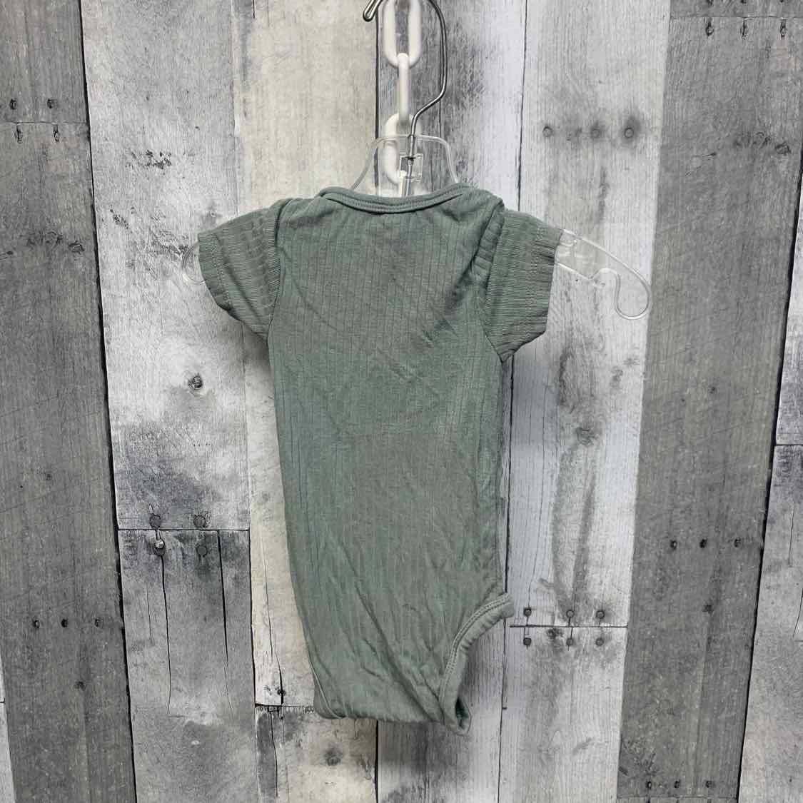 Size 0-3 Months Green Modern Moments by Gerber Bodysuit