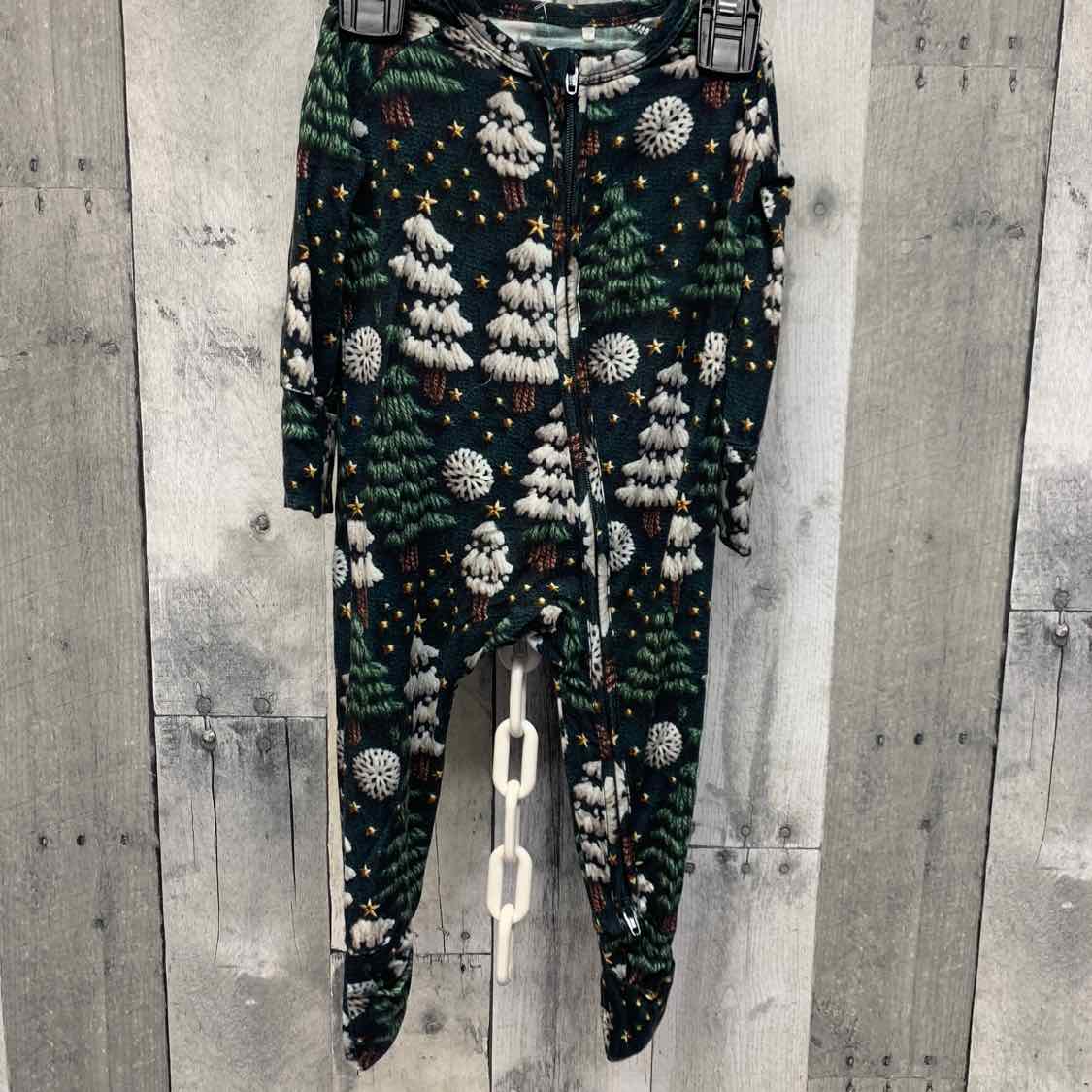 Size 0-3 Months Green/Black Bamboo Footy PJs