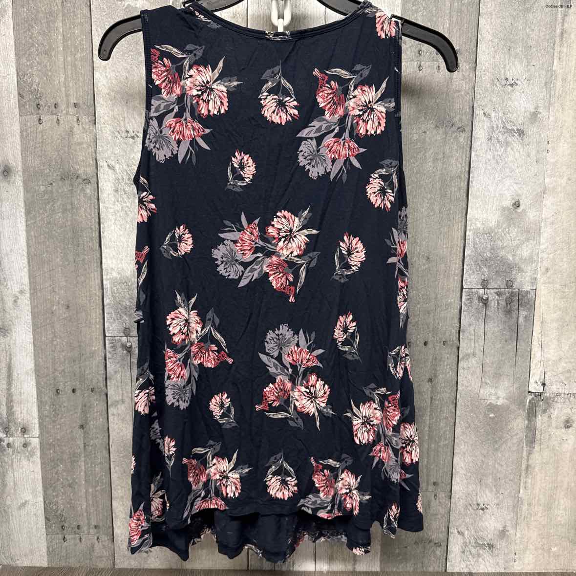 Size M Navy Floral B Brand Tank Top