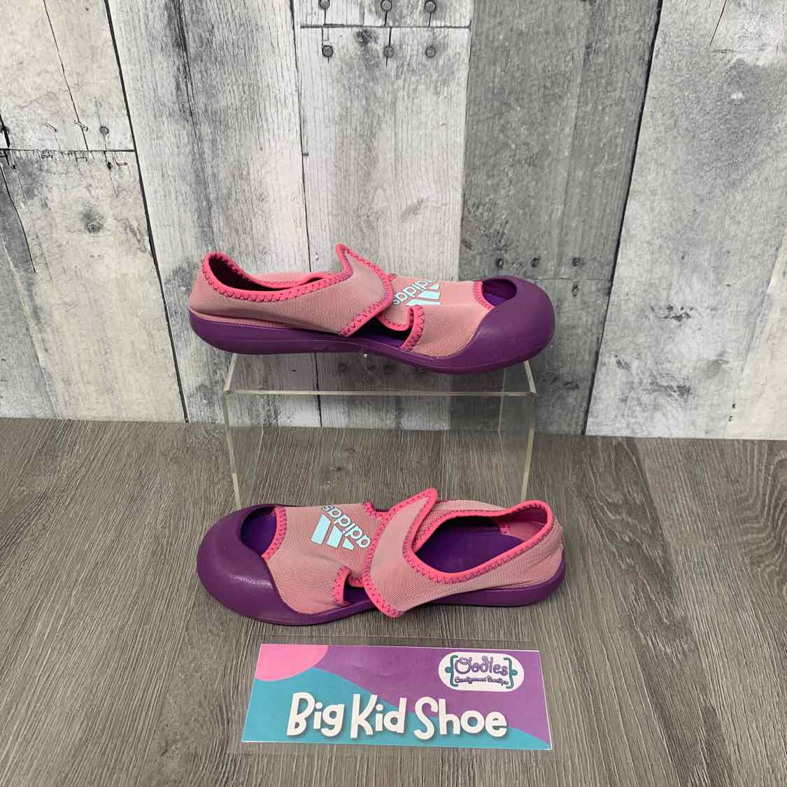 Size 1.5 Pink/Purple Sport Brand Water Shoes