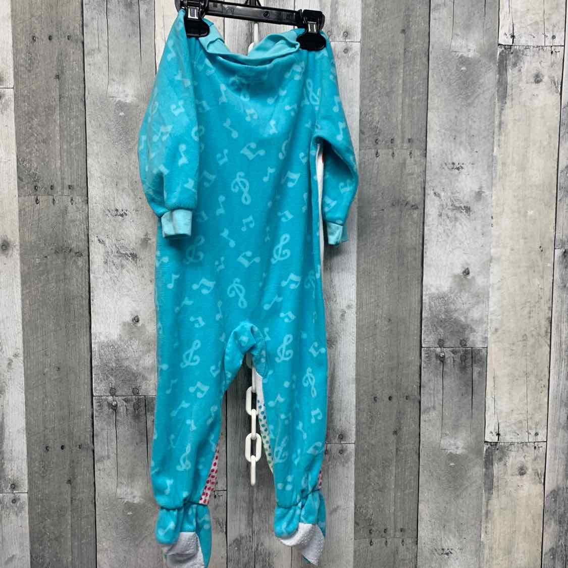 Size 2T Blue/White Dreamworks Footy PJs