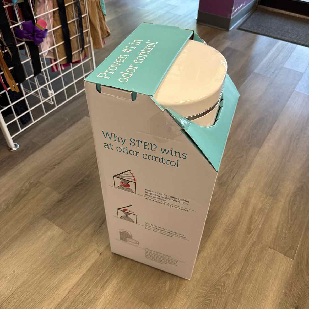 Munchkin White Diaper Disposal