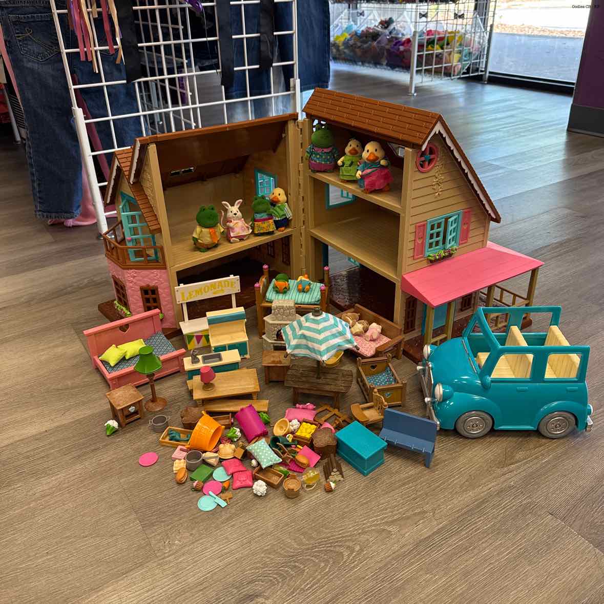 lil woodzeez Brown/Pink Misc Playset - OodlesCB