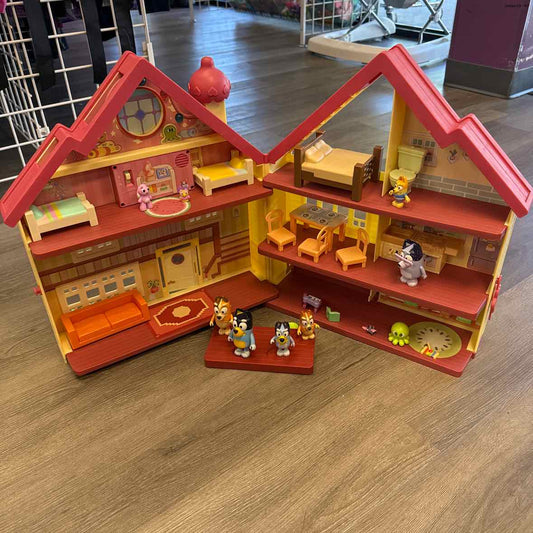 Disney Tan/Red Misc Playset