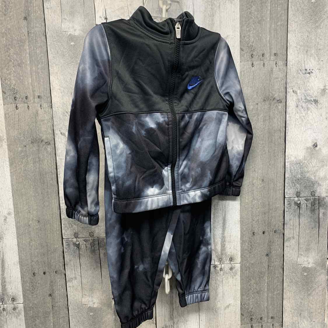 Size 2T Gray Print Sport Brand Jacket/Pants