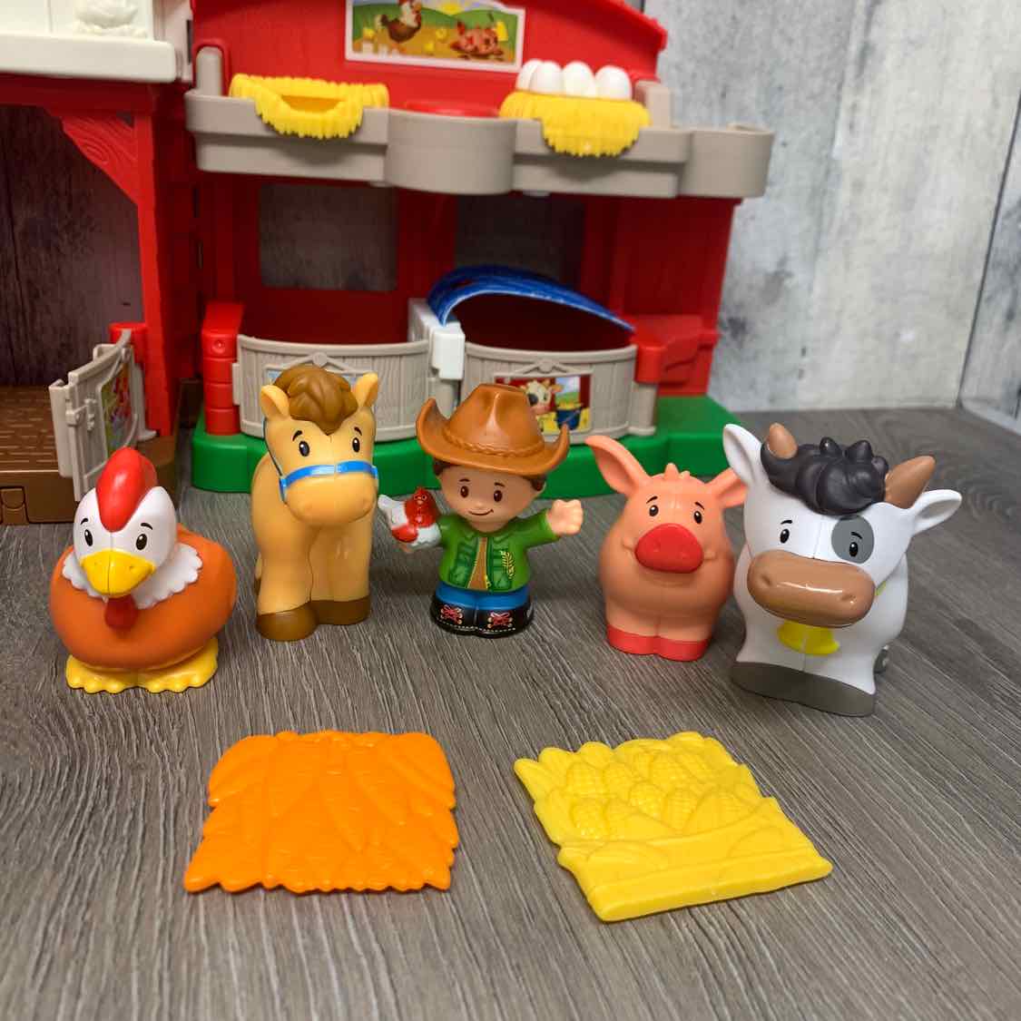 Fisher Price Red/Blue Little People Set