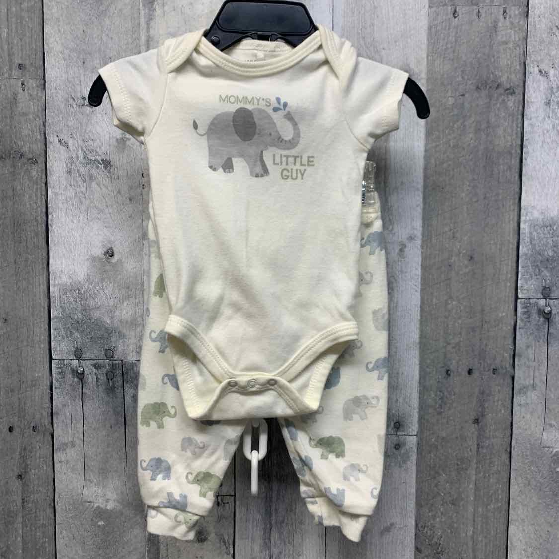 Size 3-6 Months White Print B Brand Shirt/Pants