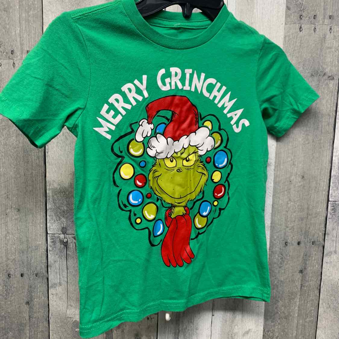 Size 4/5 Green Graphic Holiday Brands T Shirt