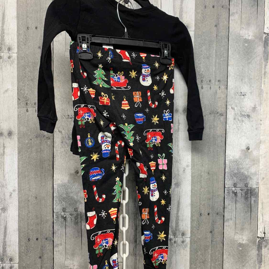 Size 5T Black/Red Children's Place 2pc PJs