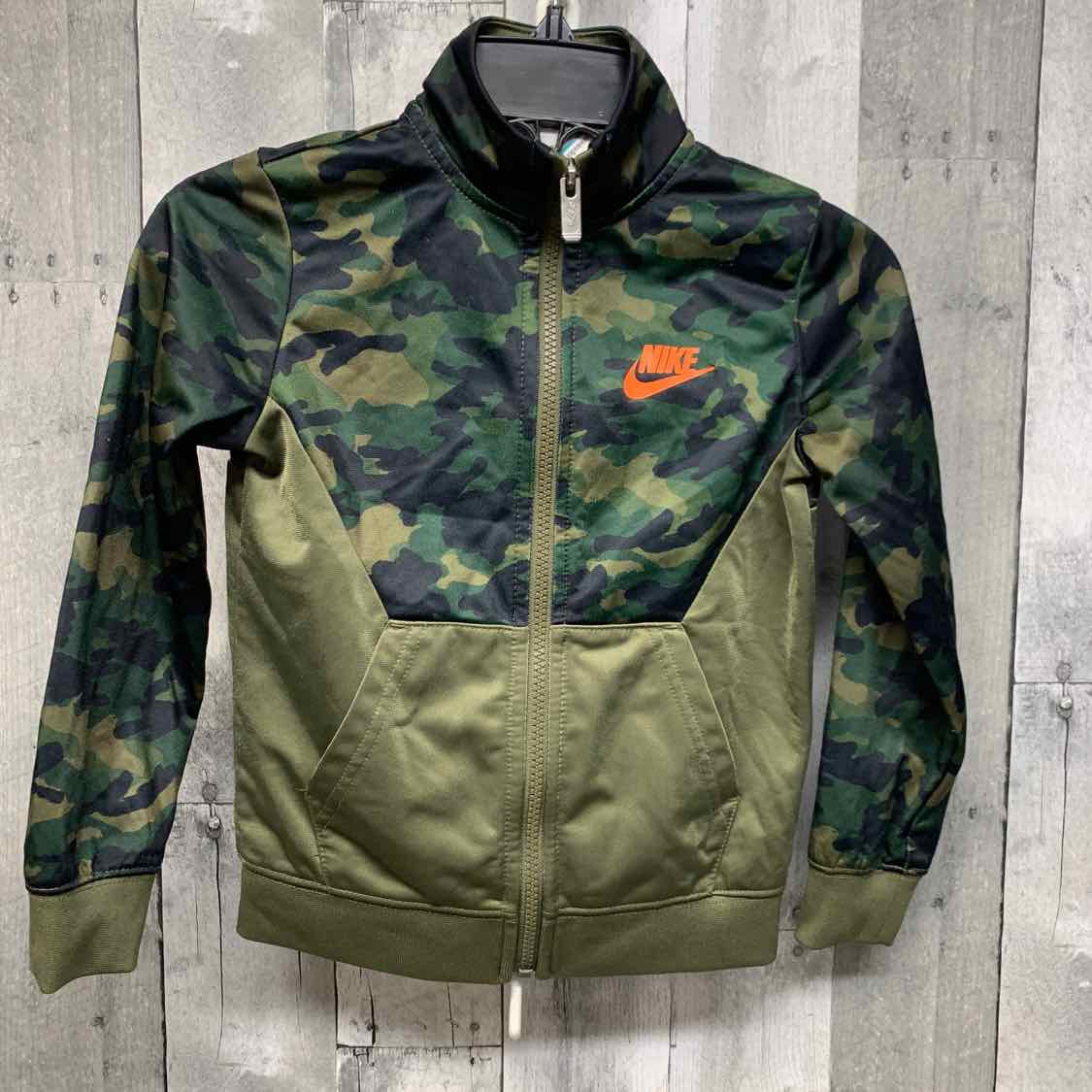 Size 5 Green Camo Sport Brand Light Jacket