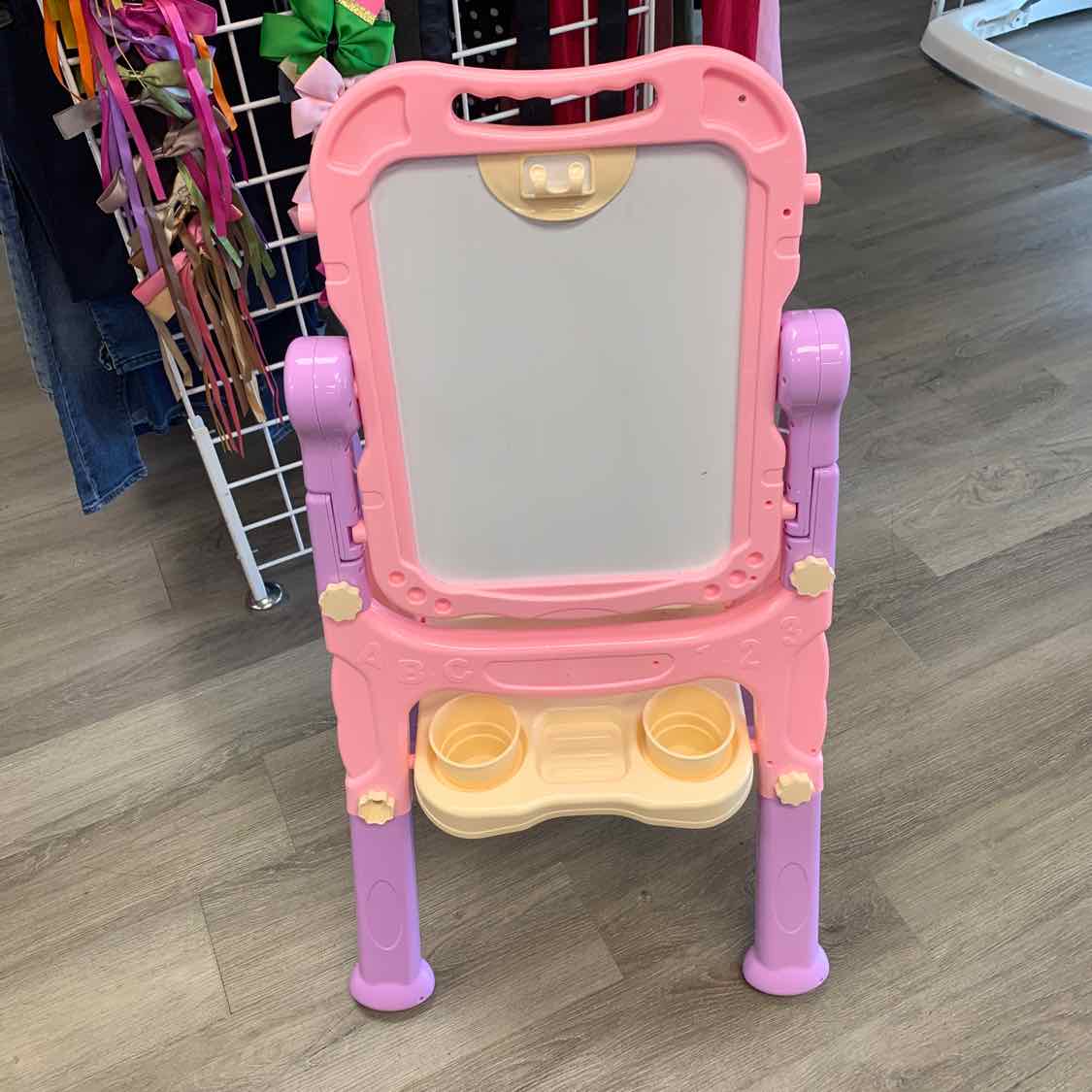 Generic Pink/Purple Easel
