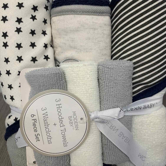 Generic Ivory/Navy Towels