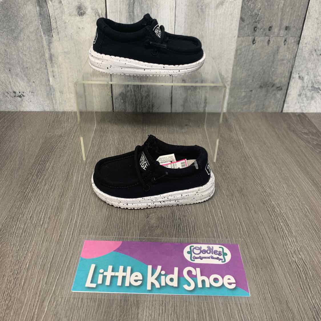 Size 5 Black Hey Dude Loafers