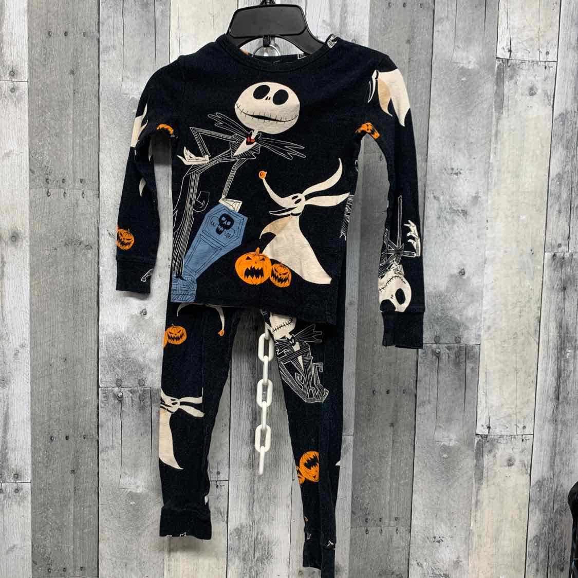Size 6 Black Print Disney 2pc PJs