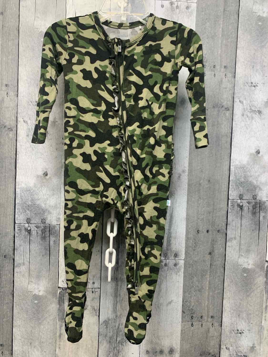 Size 9-12 Months Green Camo Posh Peanut Footy PJs