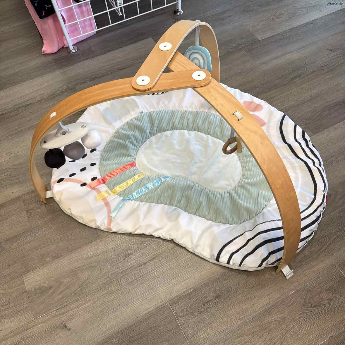 Skip Hop White/Teal Floor Gym