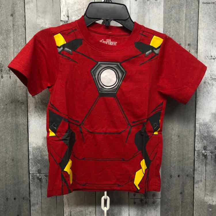 Size 7 Red Graphic Marvel T Shirt