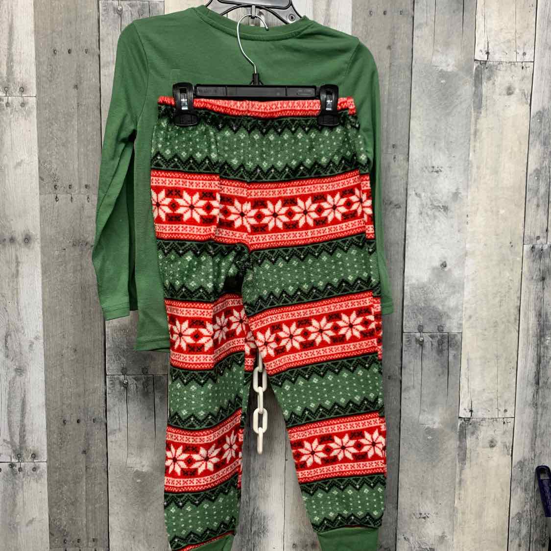Size 8 Green Holiday Brands 2pc PJs