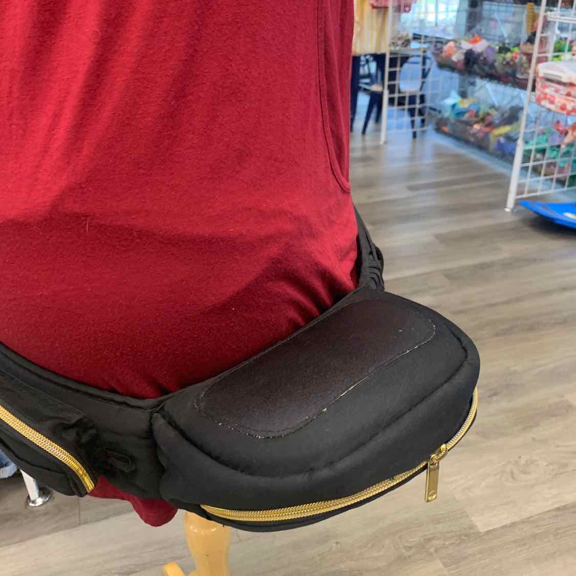 TushBaby Black Infant Carrier