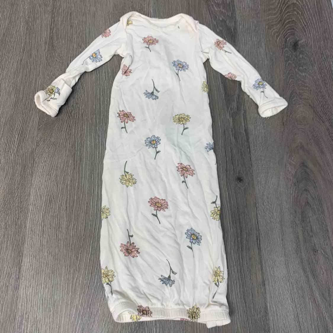 Size Preemie White Print Carter's Layette