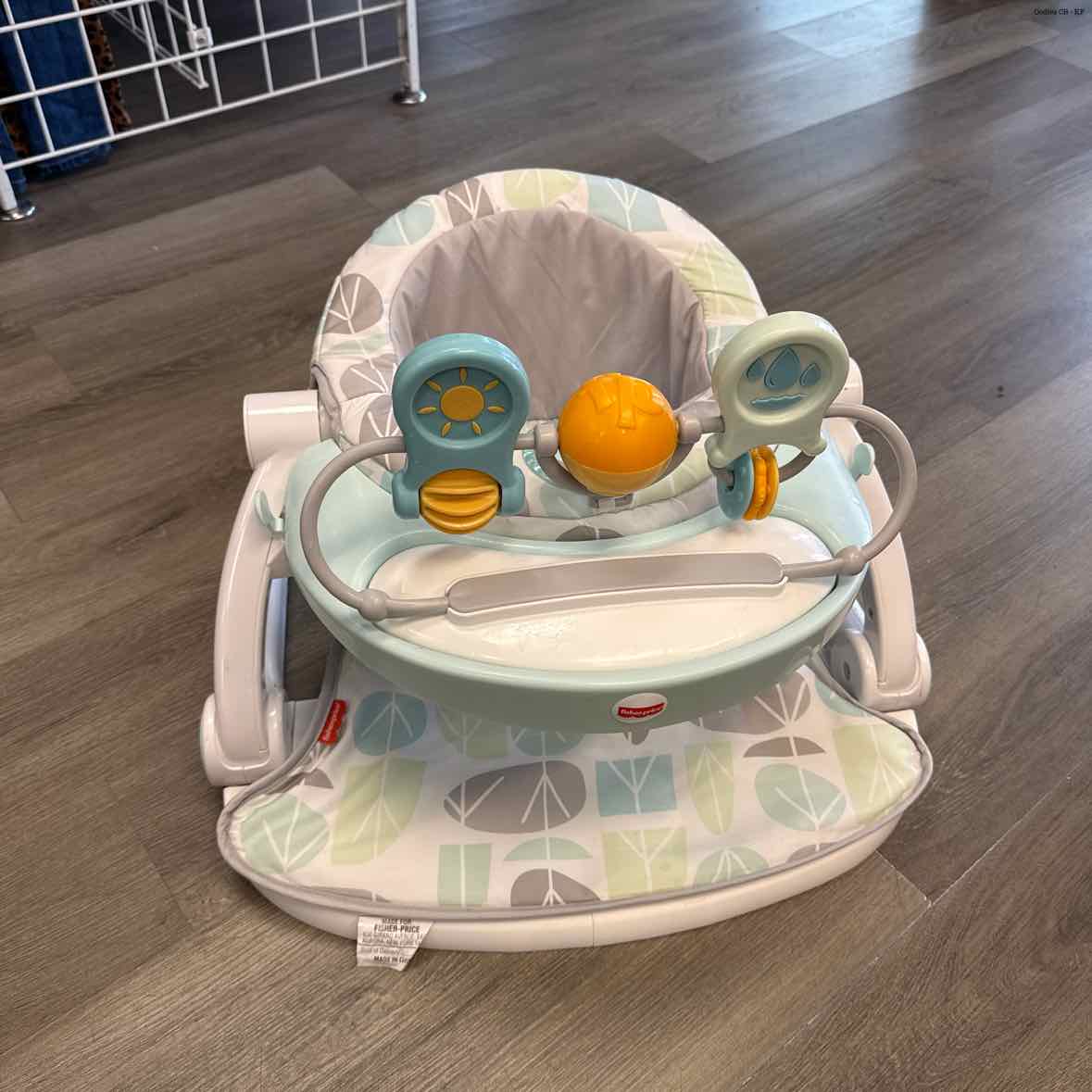 Fisher Price Gray/White Infant Seat - OodlesCB