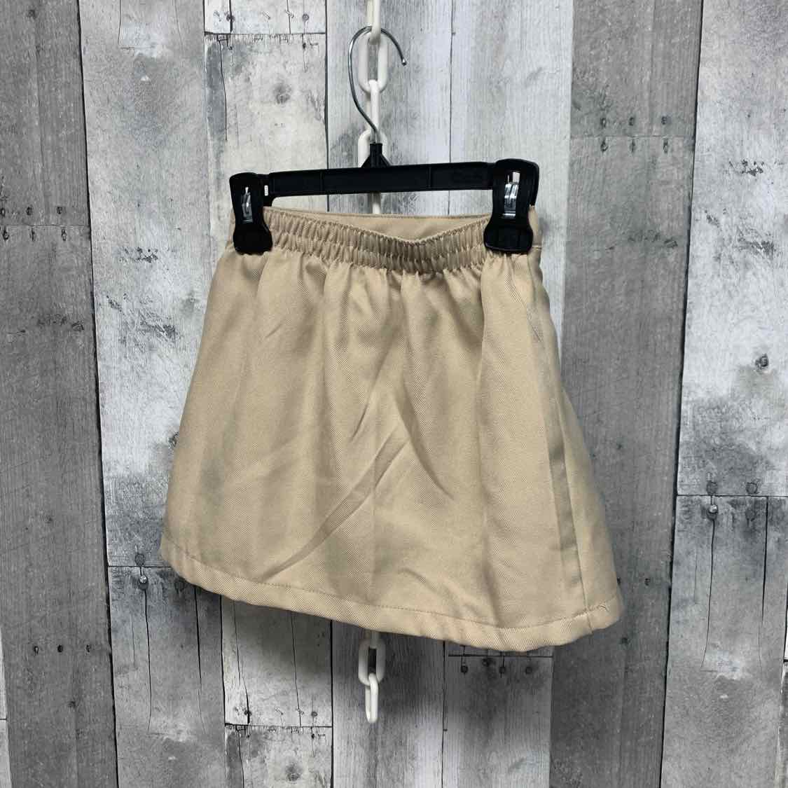 Size 5 Tan Izod Skirt