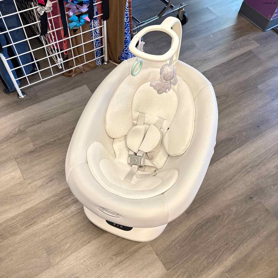 Graco Gray Swing w/ Pwr Plug