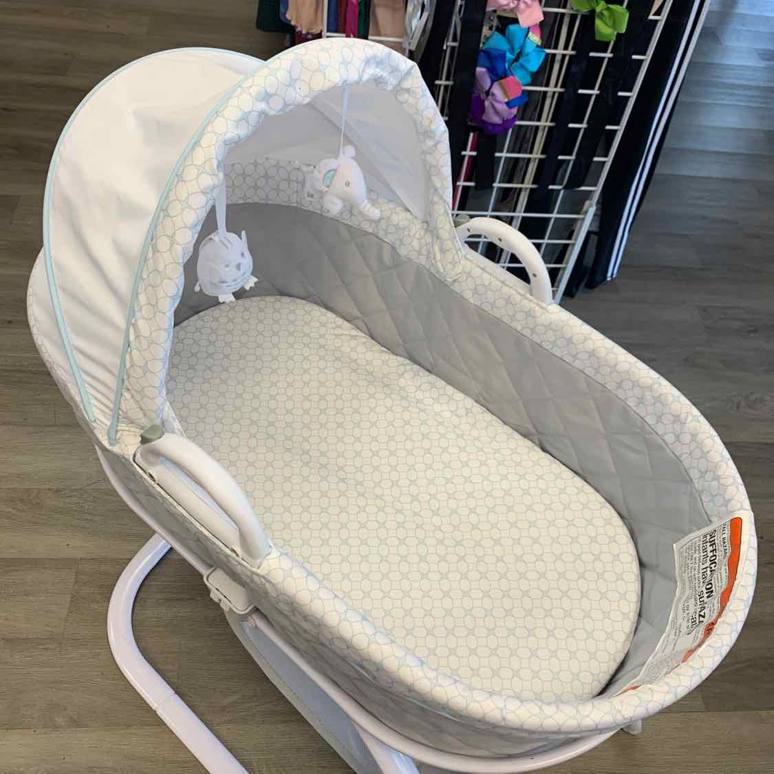 Delta White/Blue Bassinet